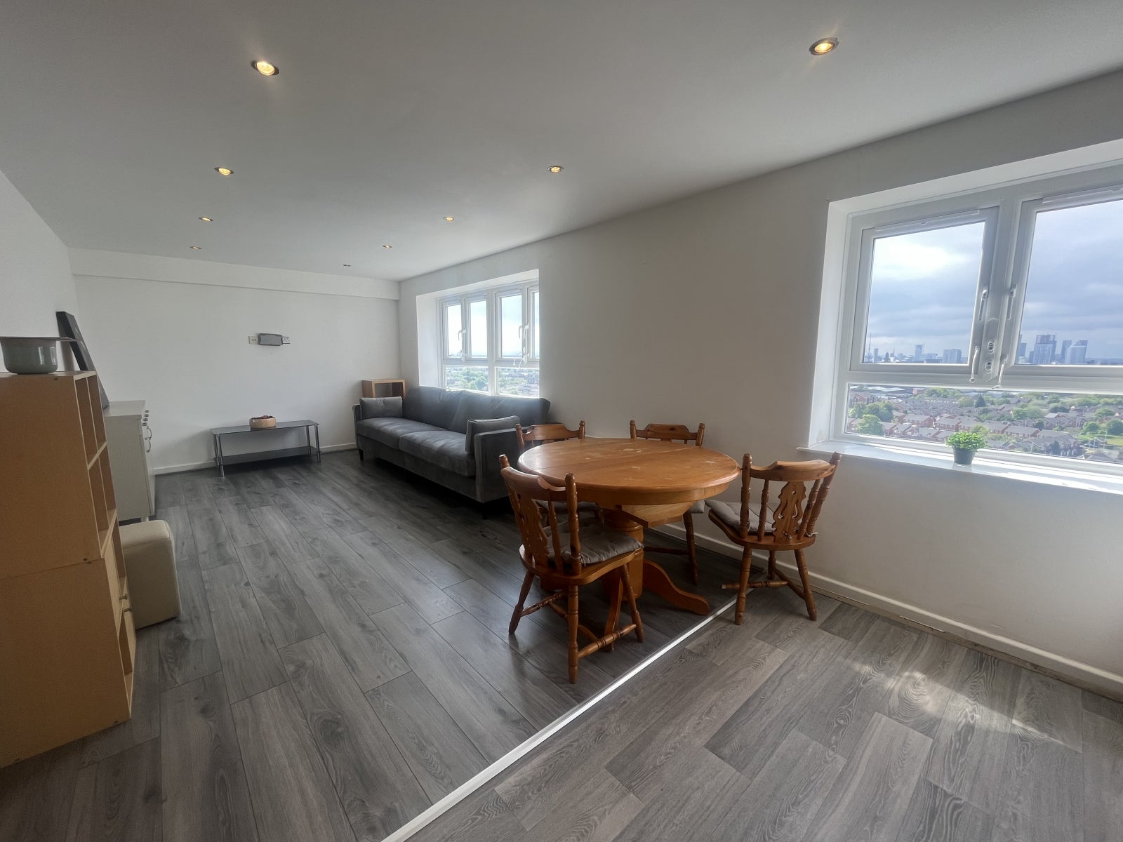 Flat Highclere Avenue in Salford