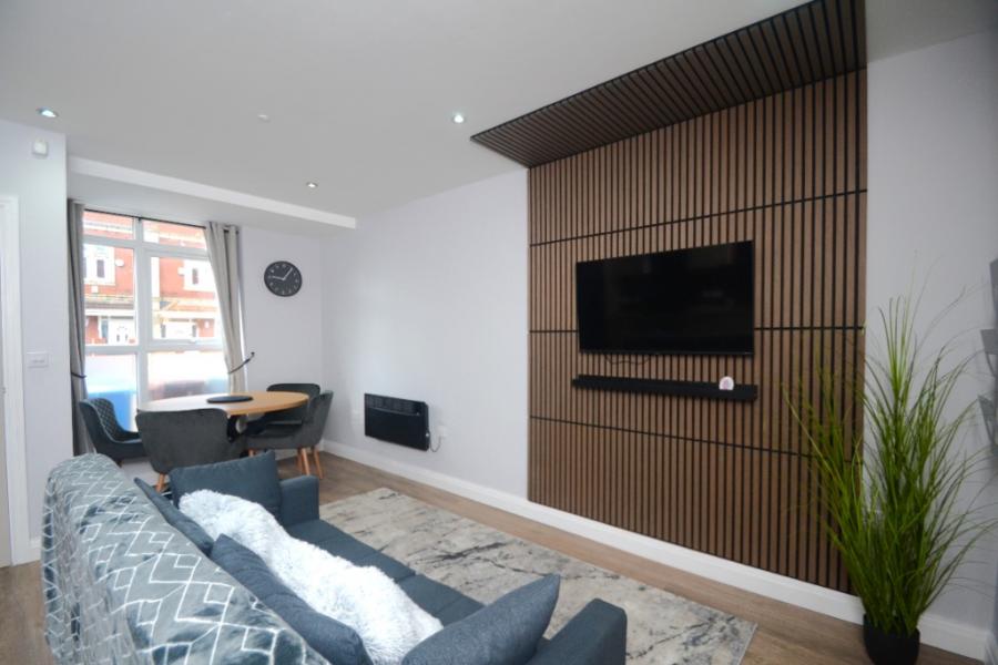 Flat Kingswood Road in Manchester
