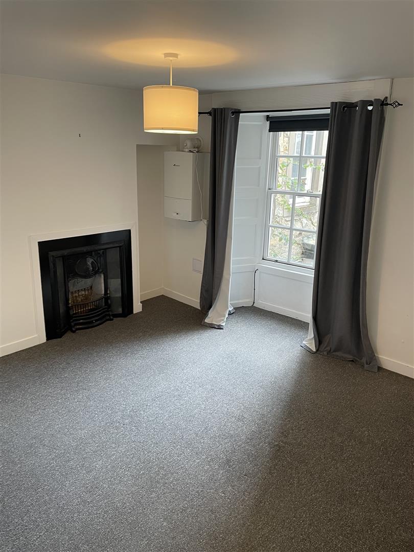 Flat George Inn Pend in Cupar