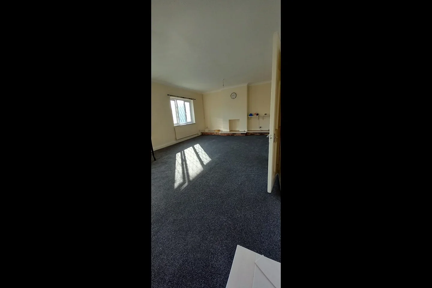 Room Kingston Road in Epsom and Ewell