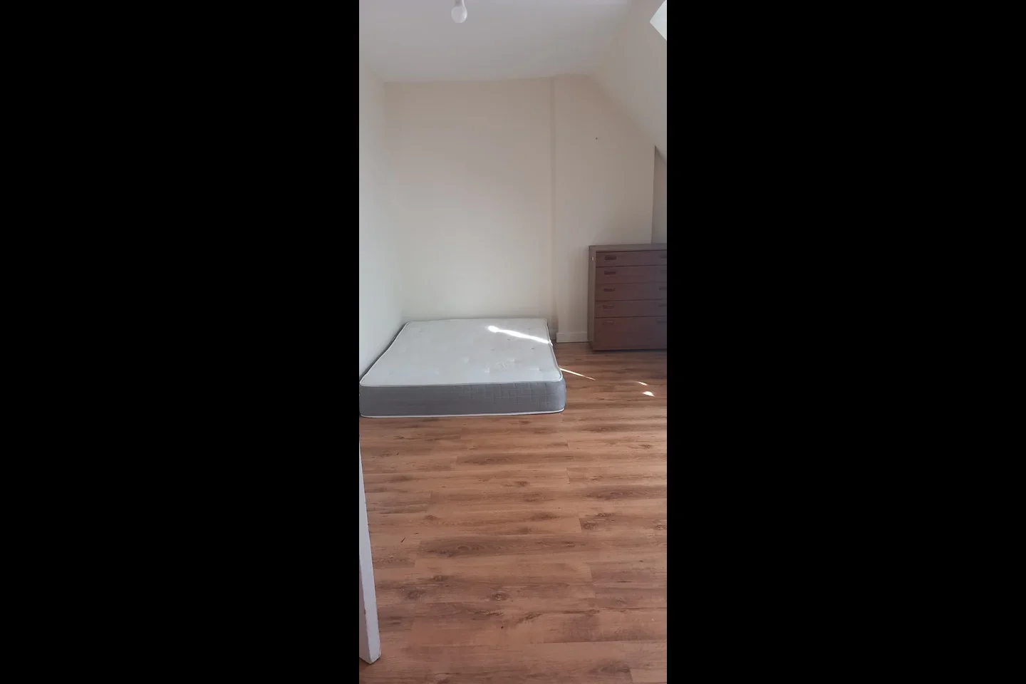 Room Kingston Road in Epsom and Ewell
