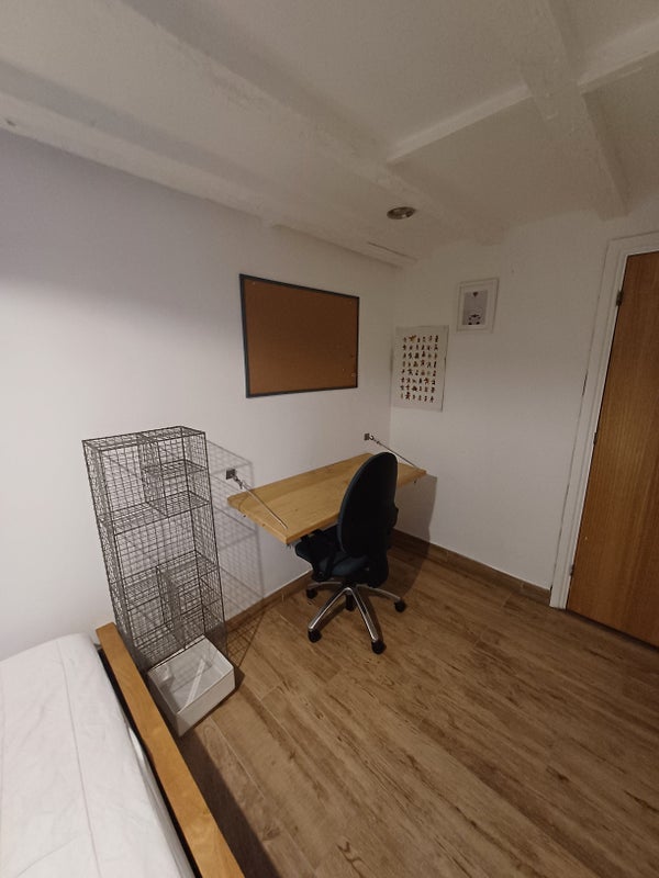 Room Gaunts Lane in Bristol