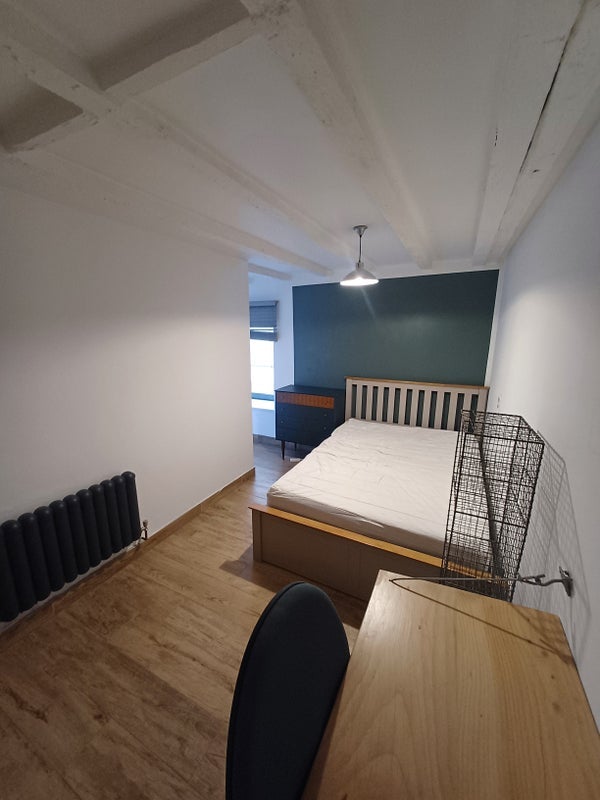 Room Gaunts Lane in Bristol