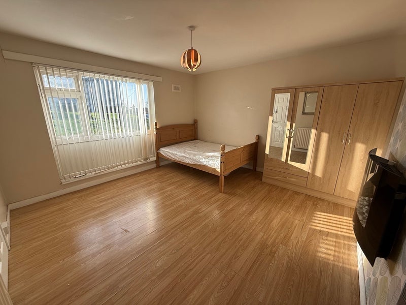 Room St James' Lane in Coventry