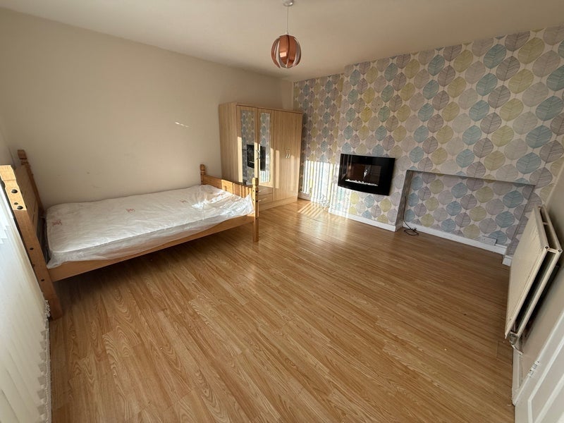 Room St James' Lane in Coventry