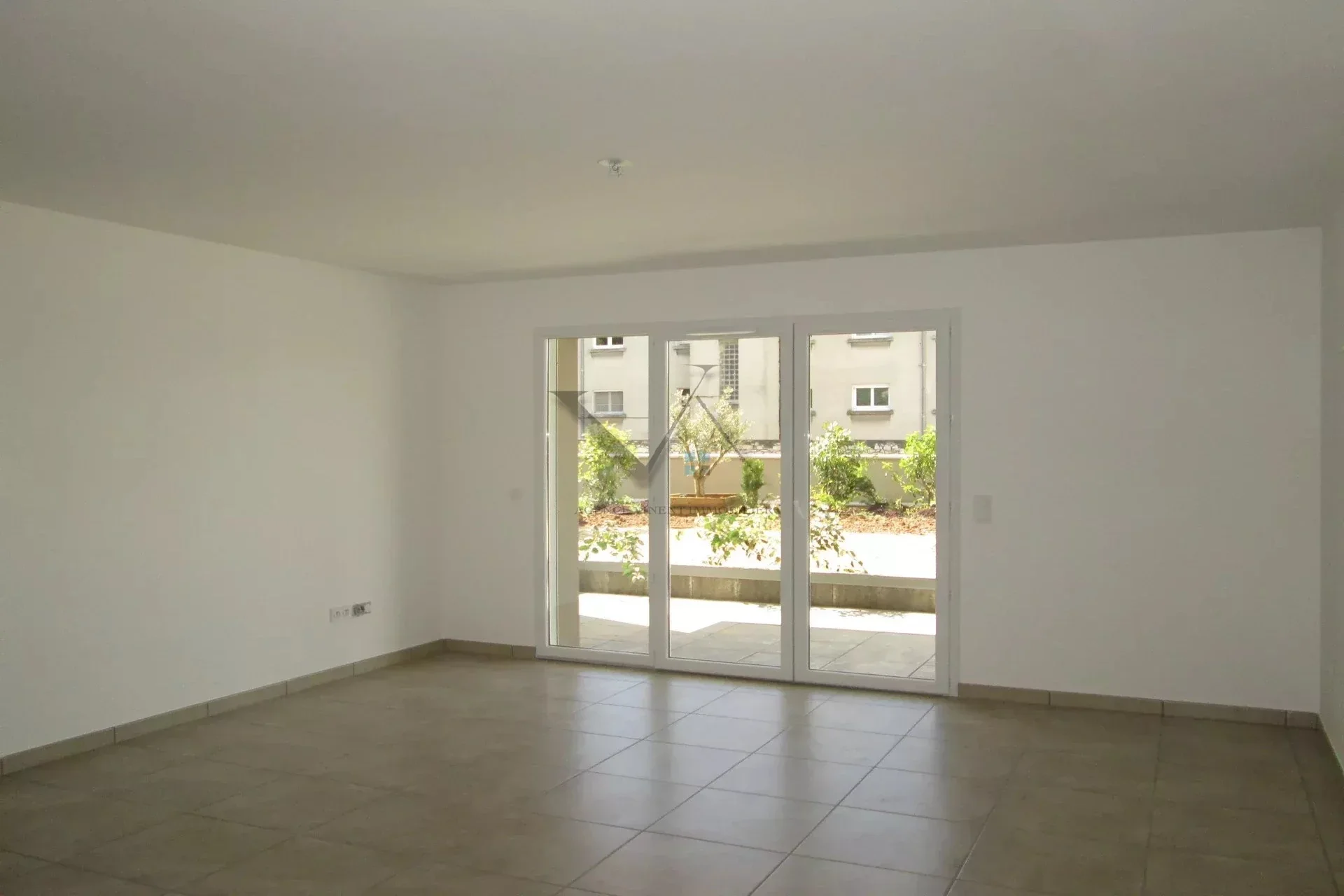 Flat Rue Charles Chabert in Montélimar