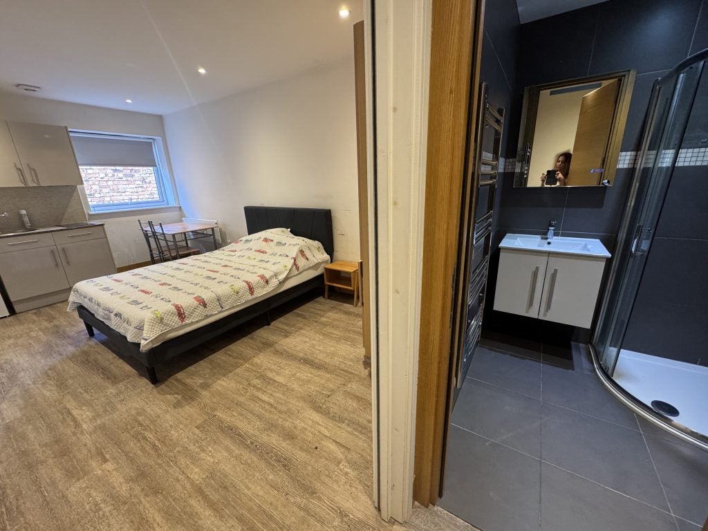 Flat Colindale Avenue in Greater London