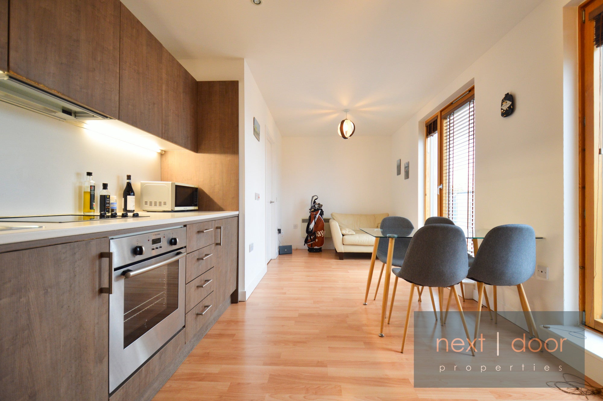 Flat Crampton Street in Greater London