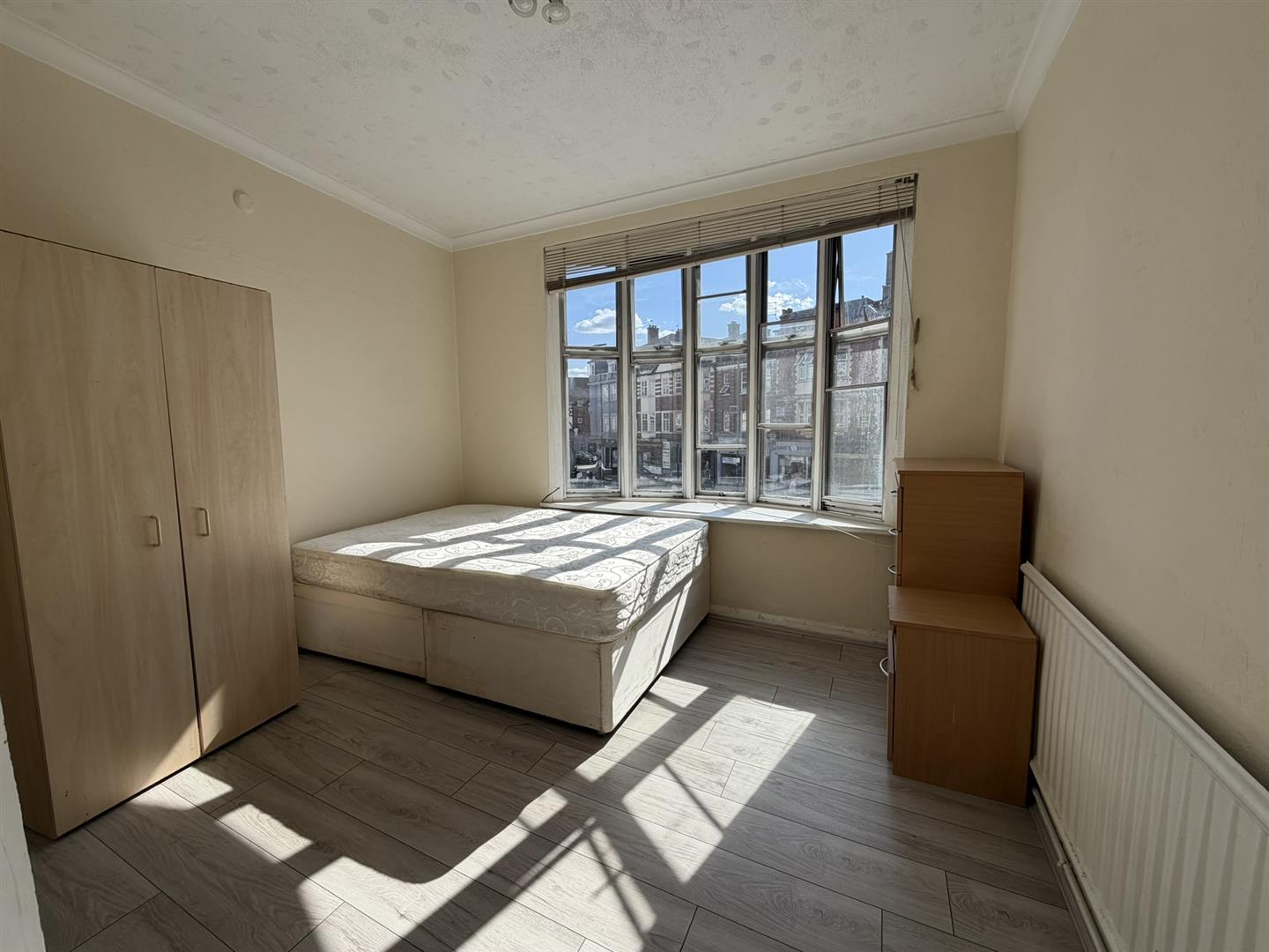 Flat Finchley Lane in Greater London