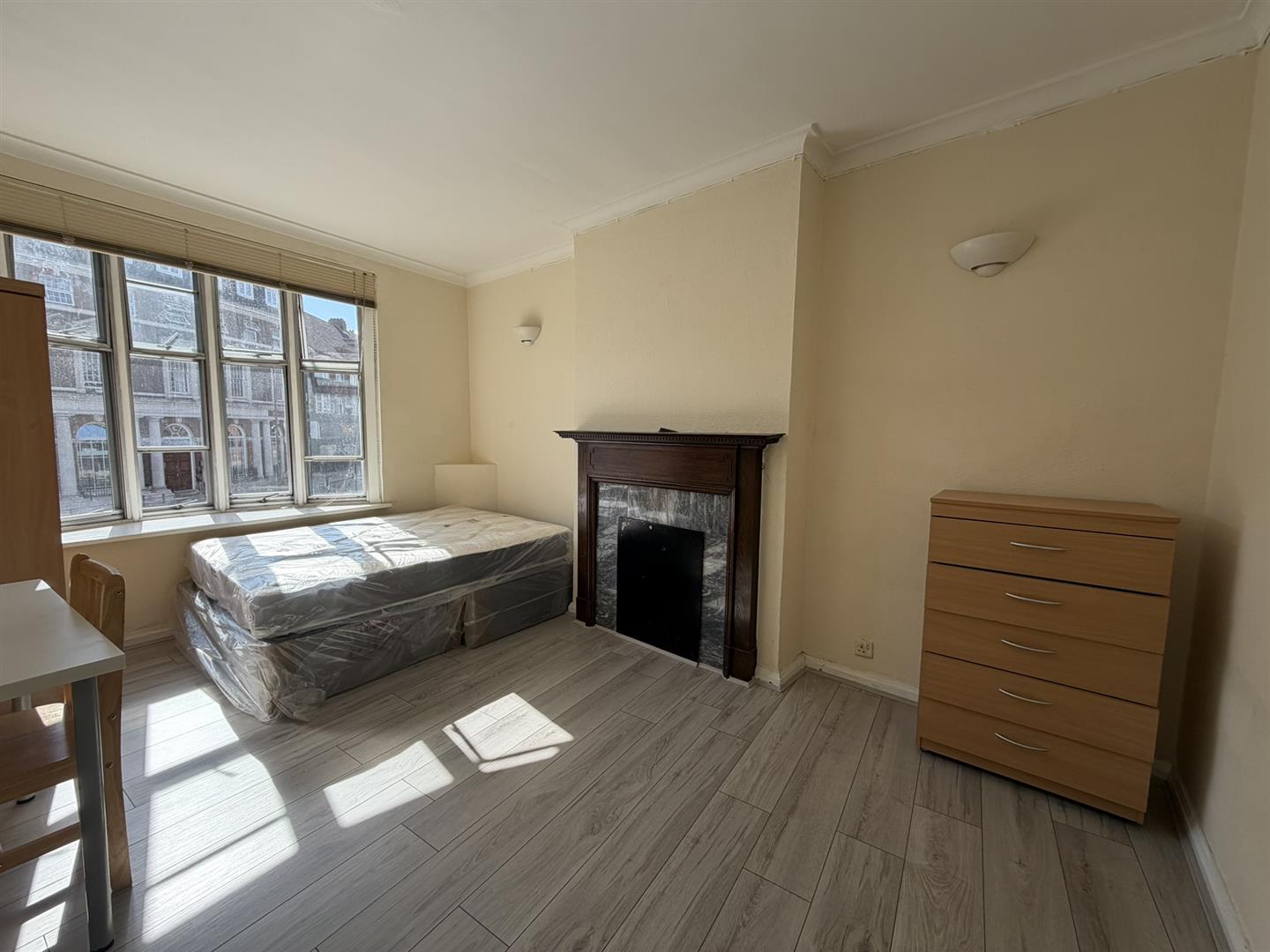 Flat Finchley Lane in Greater London