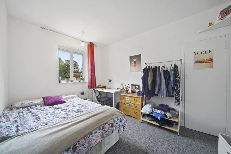 Flat Godwin Court in Greater London