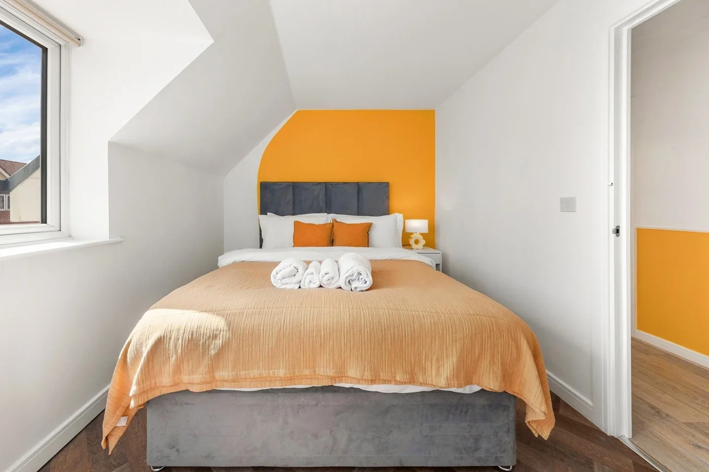 Flat Holmesgate Place in Greater London