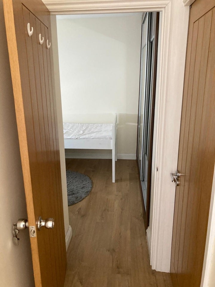 Room Churchill Road in Slough