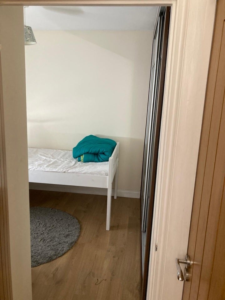 Room Churchill Road in Slough