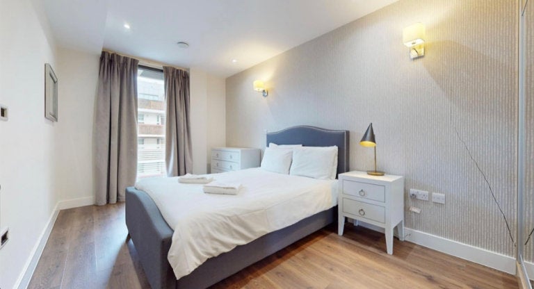 Flat Boyd Street in Greater London