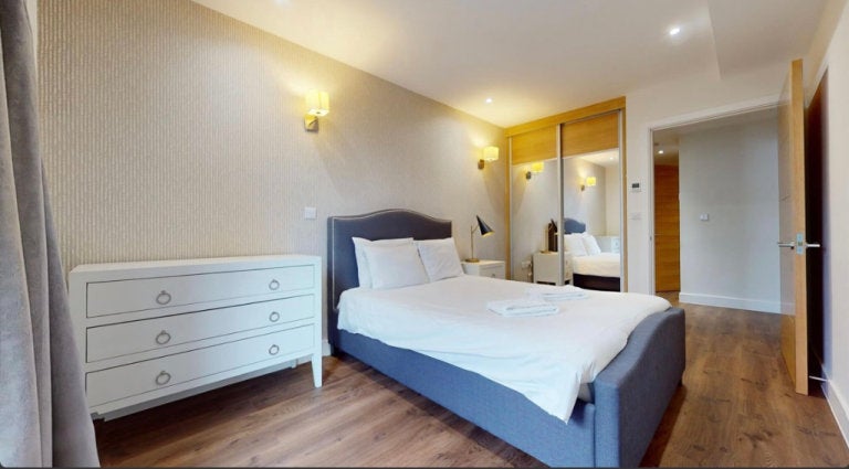 Flat Boyd Street in Greater London