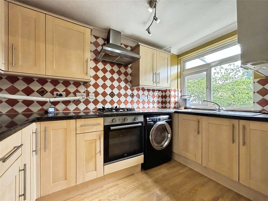 Flat Showfields Road in Tunbridge Wells