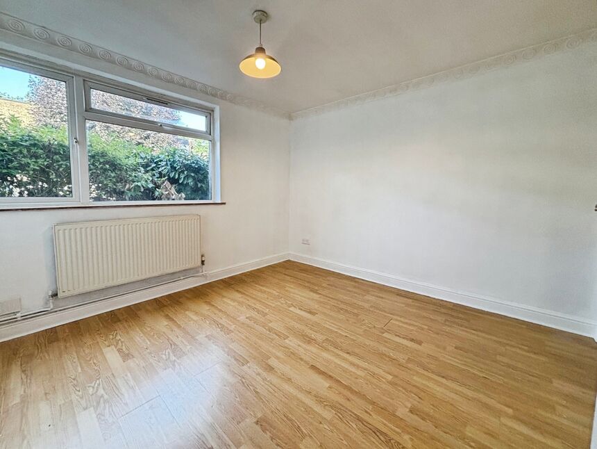 Flat Showfields Road in Tunbridge Wells