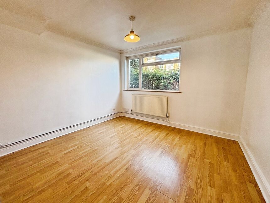 Flat Showfields Road in Tunbridge Wells