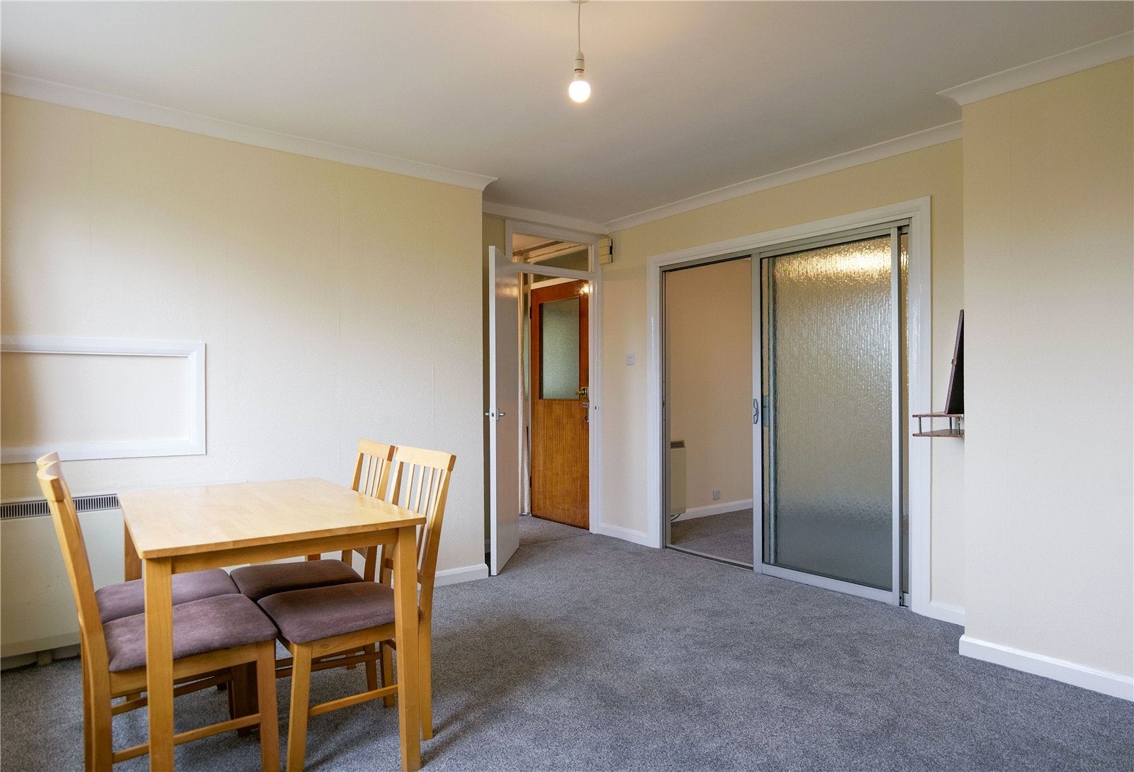 Flat Alexandra Road in Reading