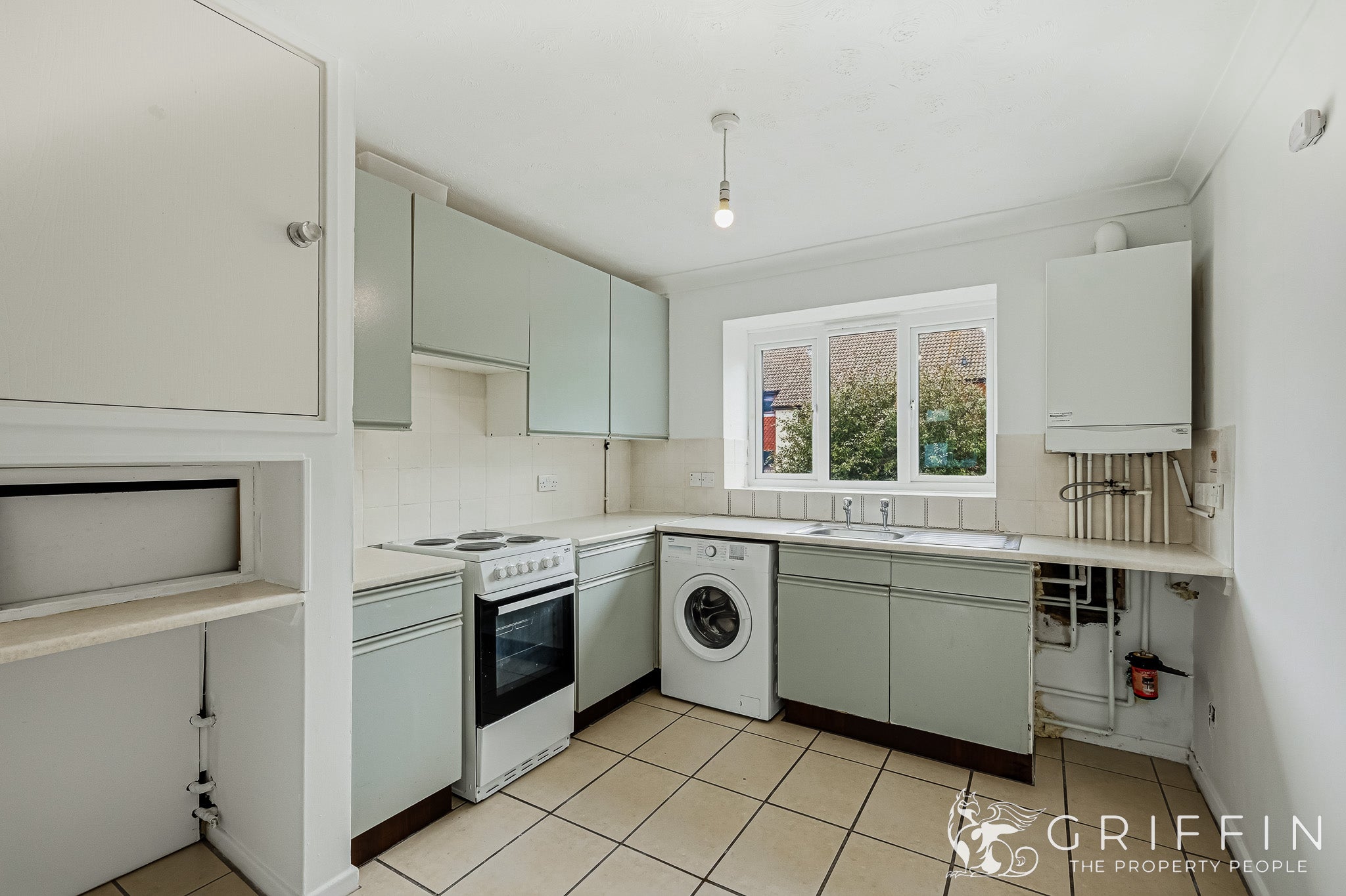 Flat Teviot Avenue in Kenningtons