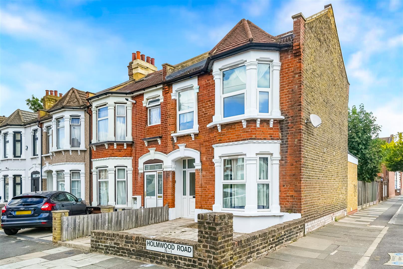 Room Holmwood Road in Greater London