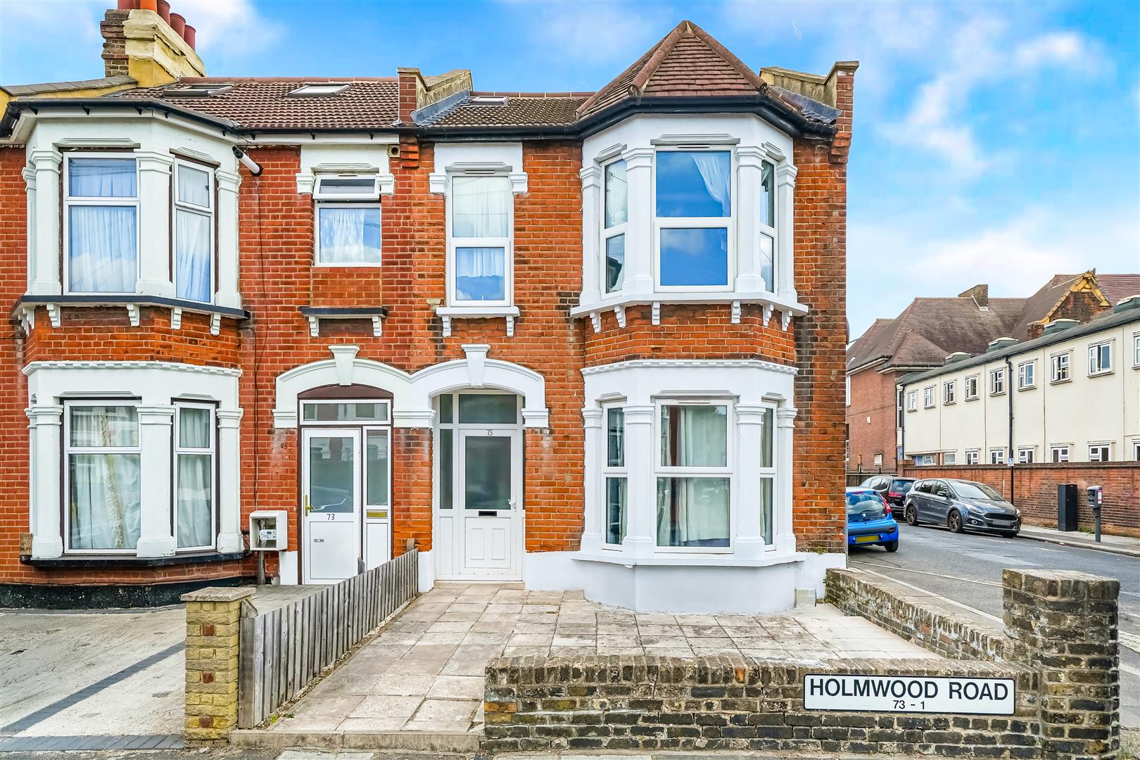 Room Holmwood Road in Greater London