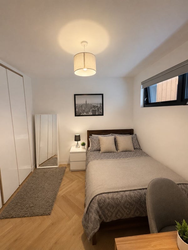 Room Bell Foundry Close in Greater London