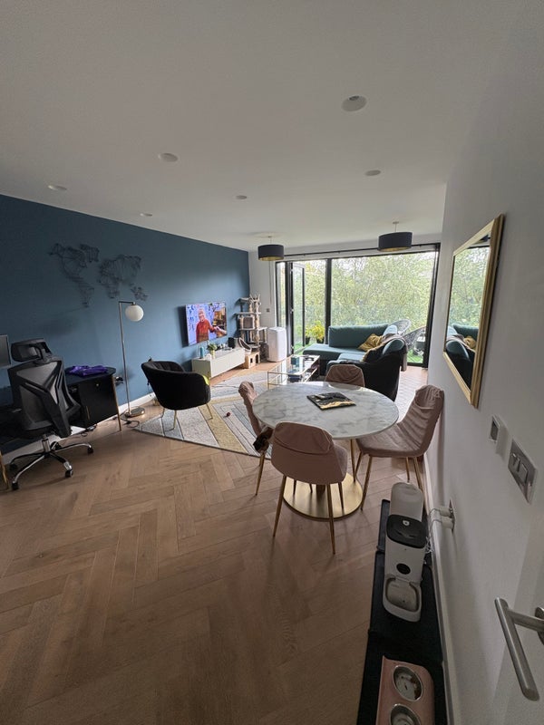 Room Bell Foundry Close in Greater London