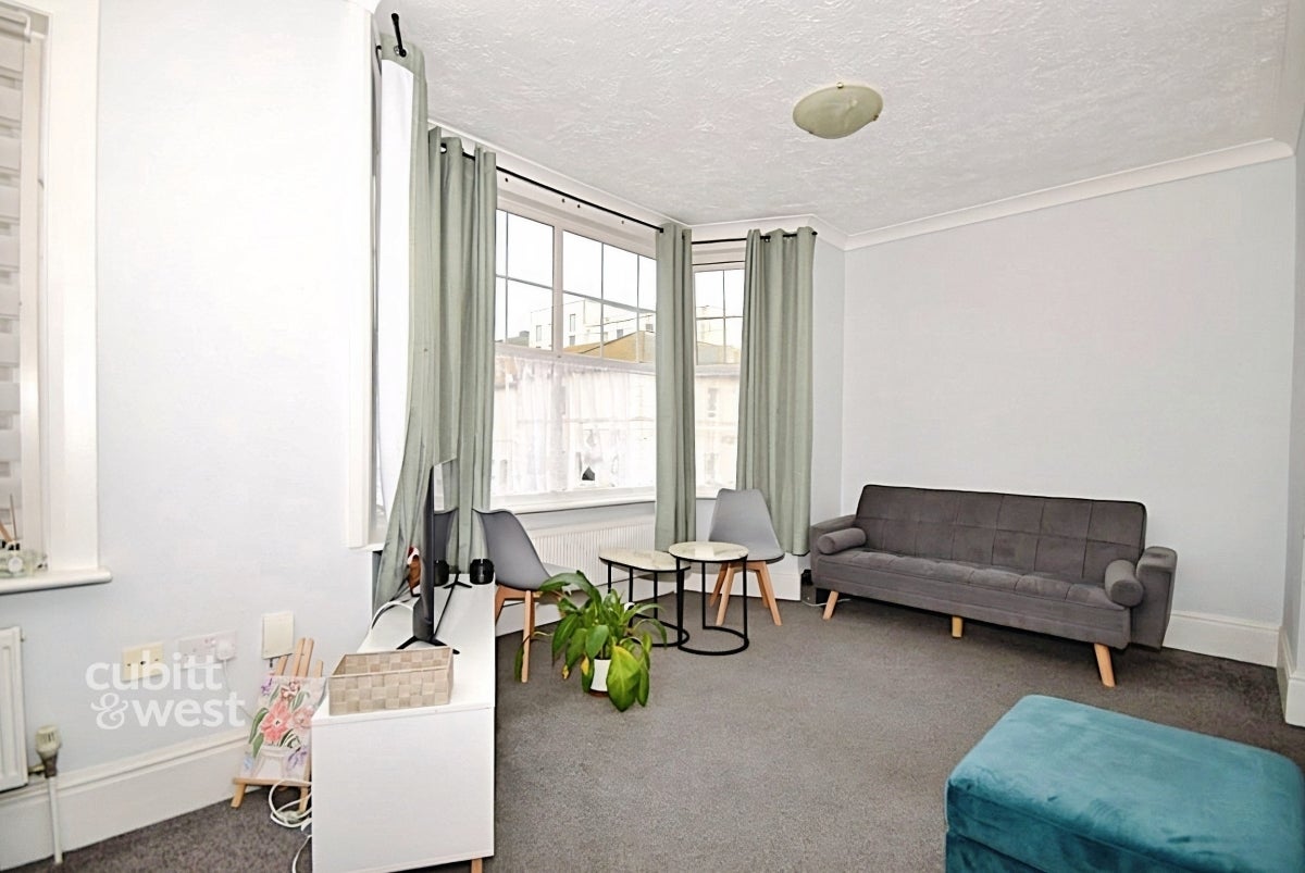 Flat Newton Road in Tunbridge Wells