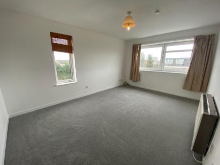 Flat Kimmeridge Close in Stratton St. Margaret