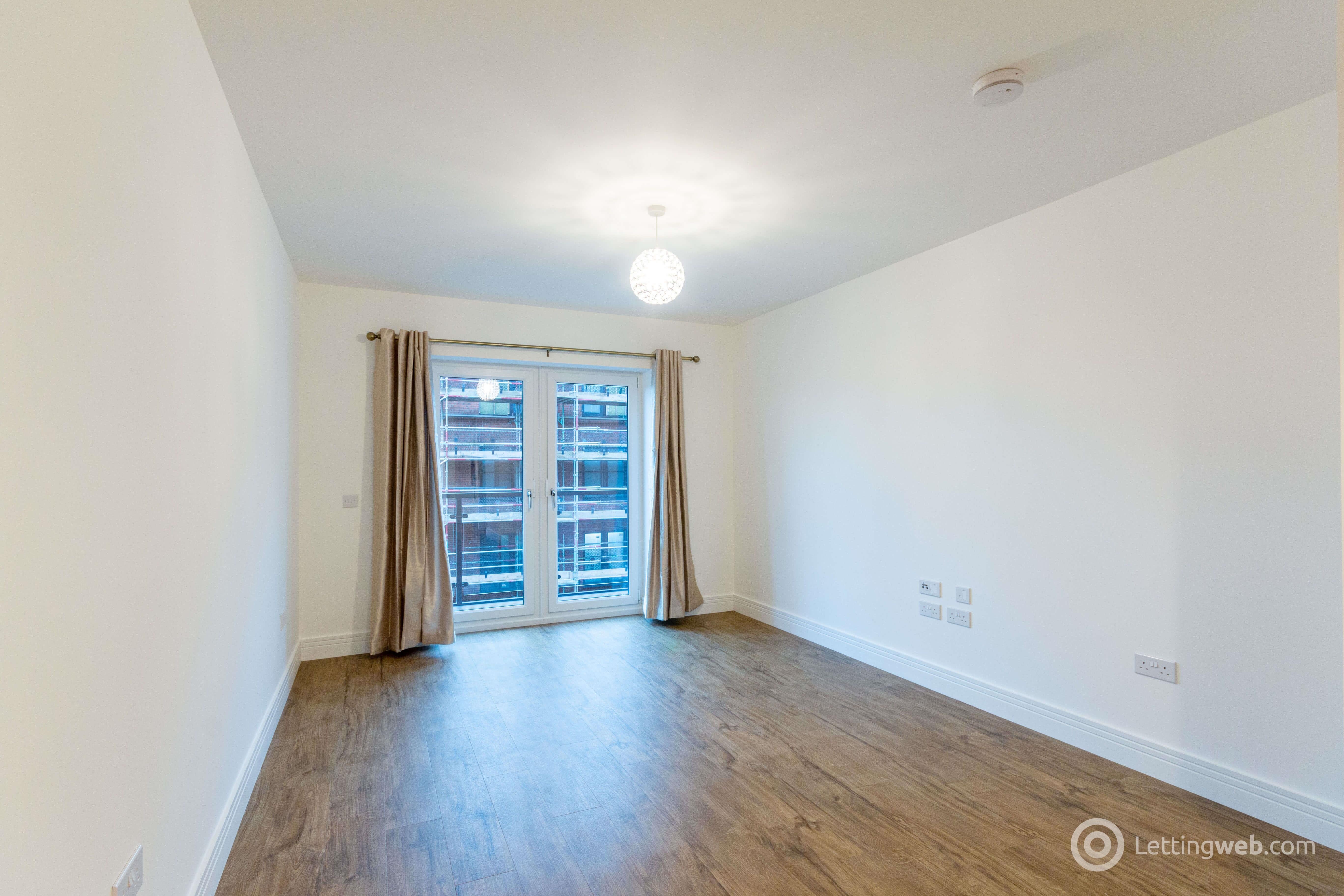 Flat Ocean Drive in Edinburgh