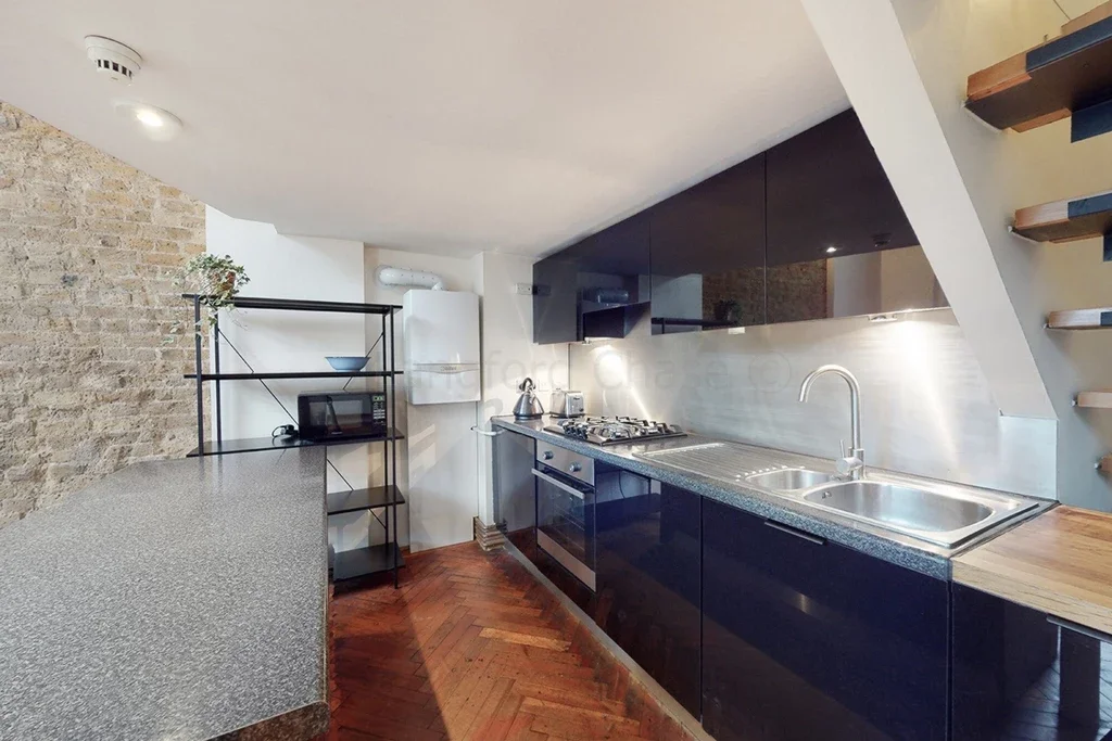 Flat Despard Road in Greater London