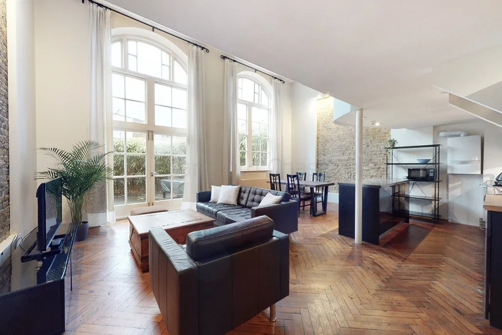 Flat Despard Road in Greater London