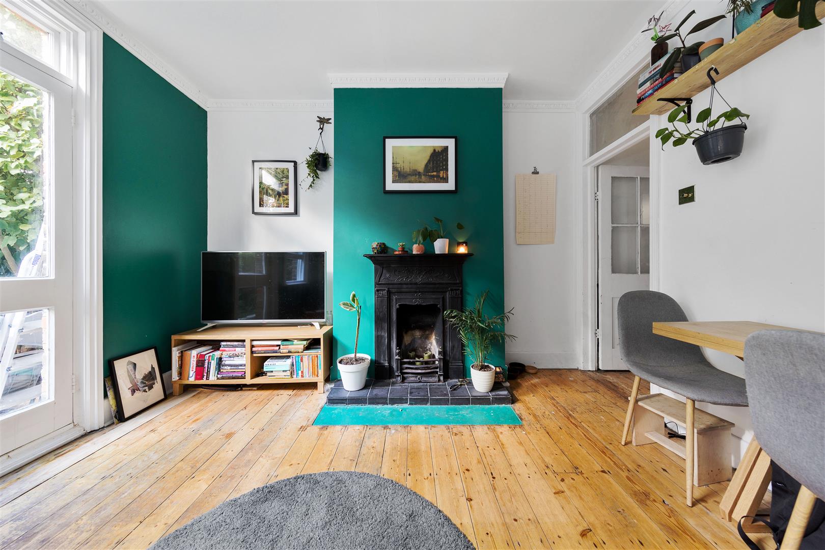 Flat Winns Terrace in Greater London