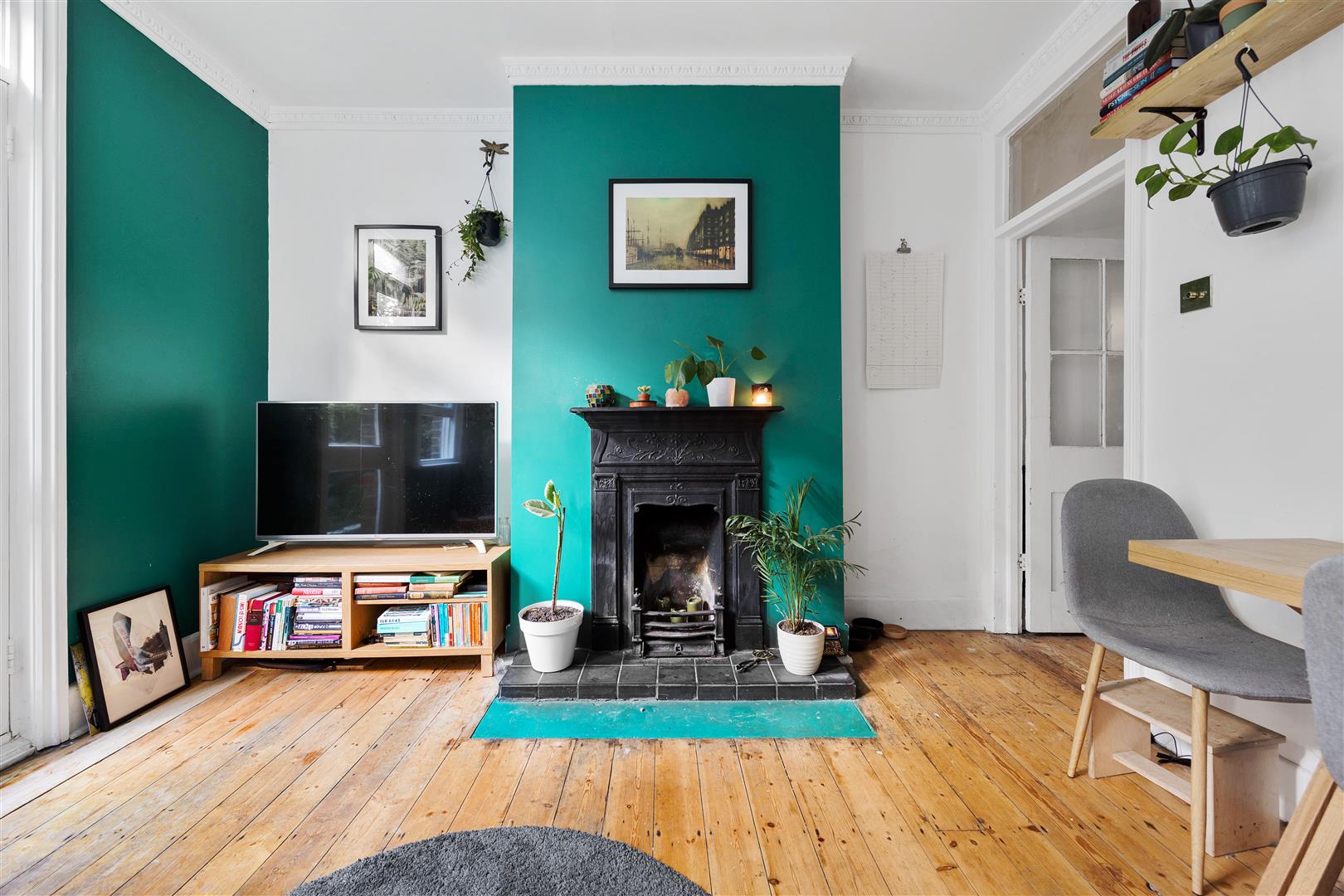 Flat Winns Terrace in Greater London