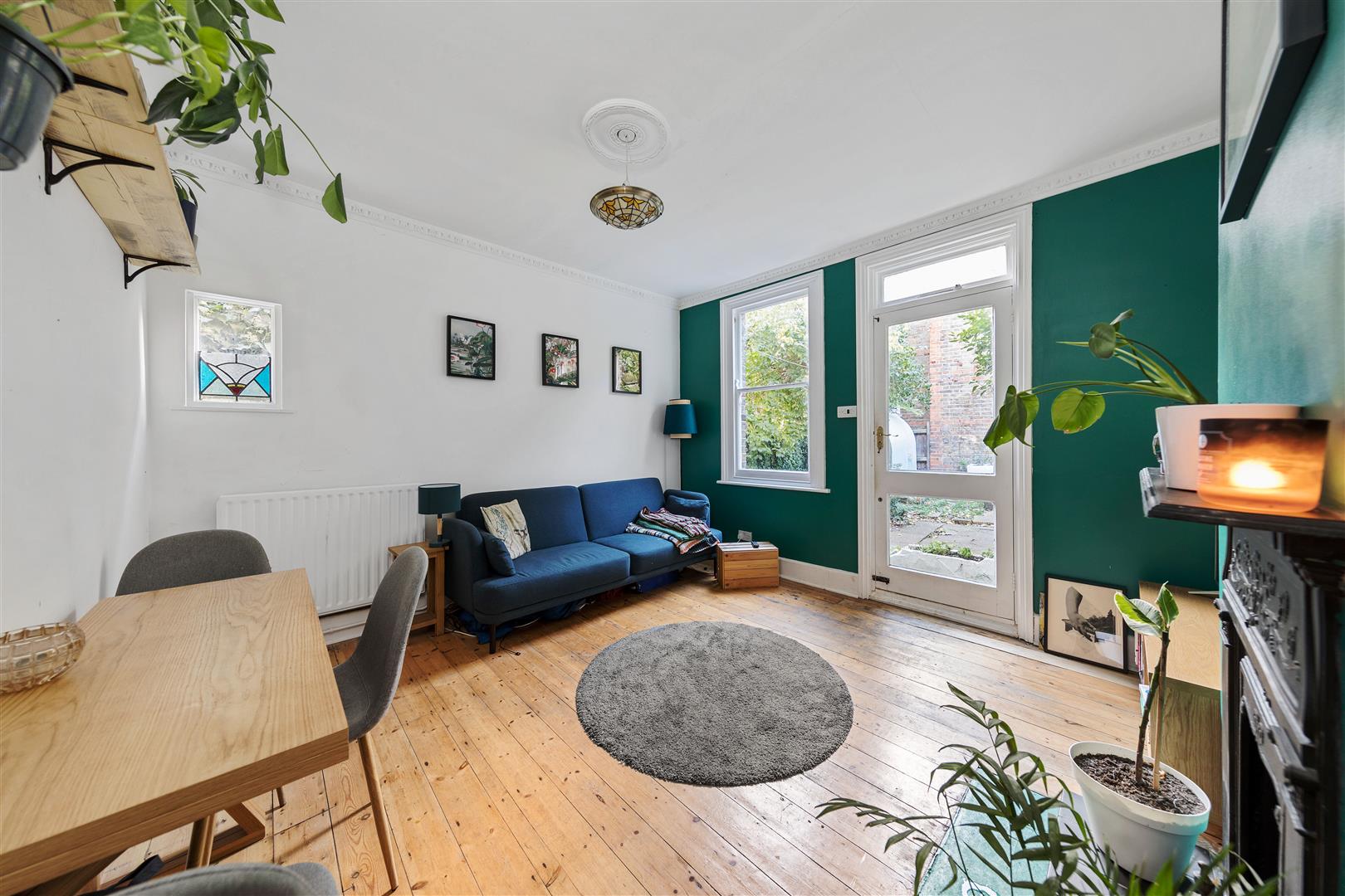 Flat Winns Terrace in Greater London
