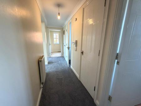 Flat Knaresborough Court in Milton Keynes