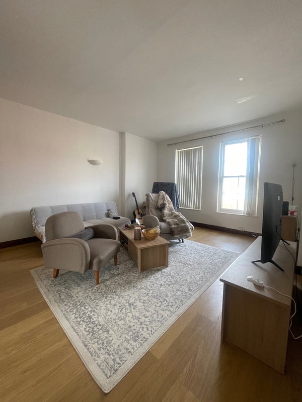 Room Meanwood Road in Leeds