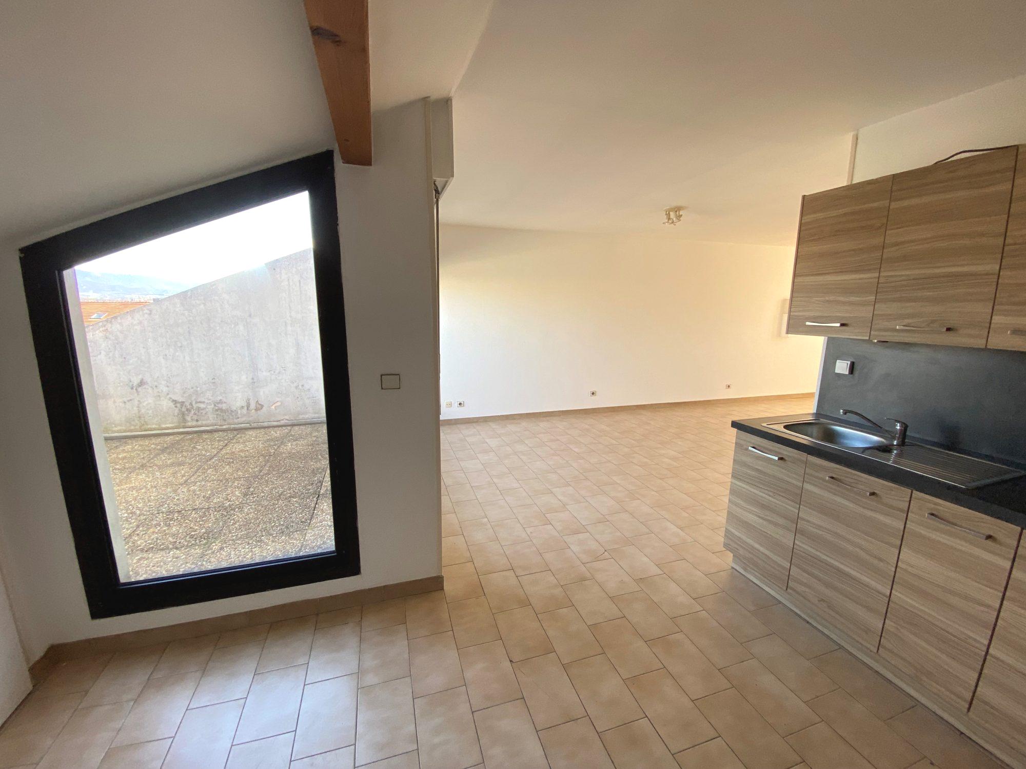 Flat Place Jean Jaurès in Romans-sur-Isère