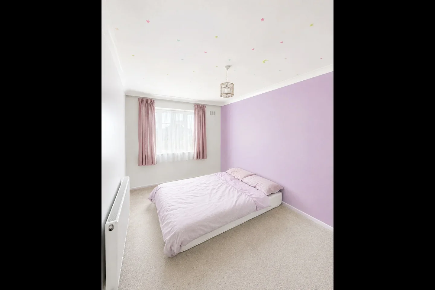 Flat Brading Crescent in Greater London