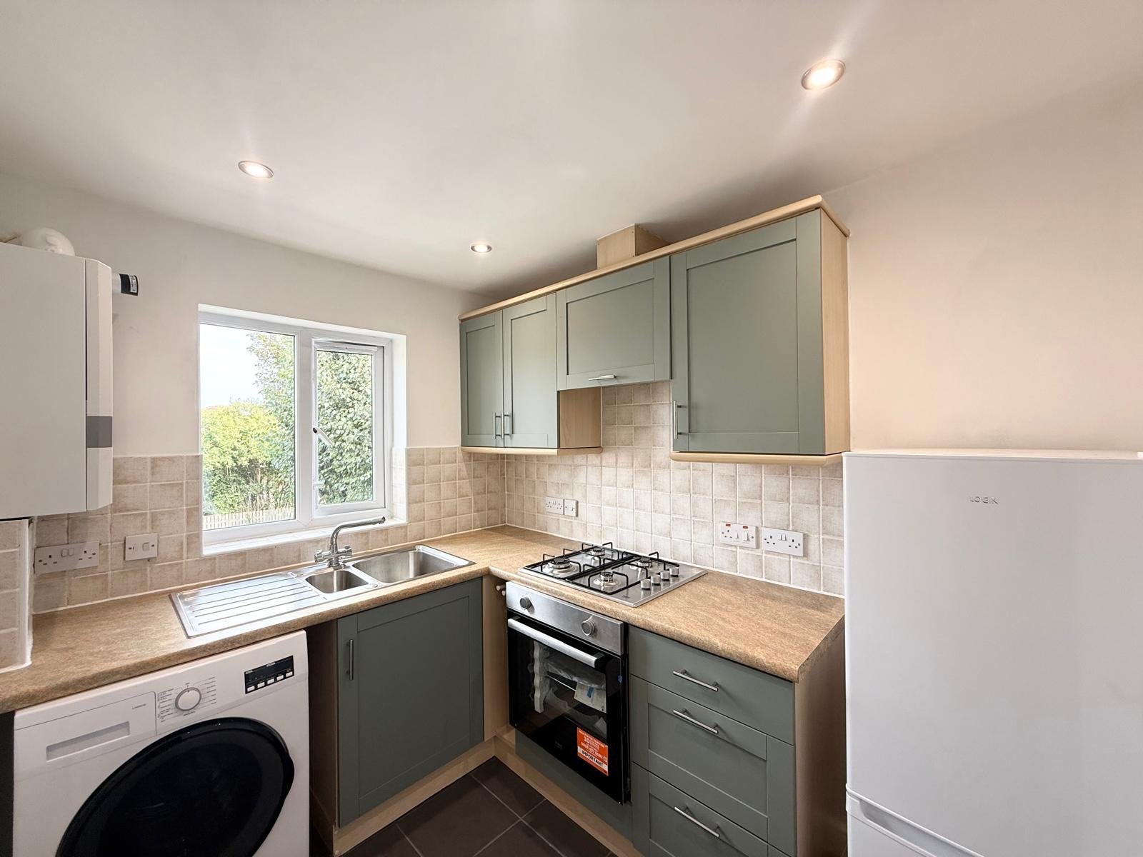 Flat Clifton Road in Leeds