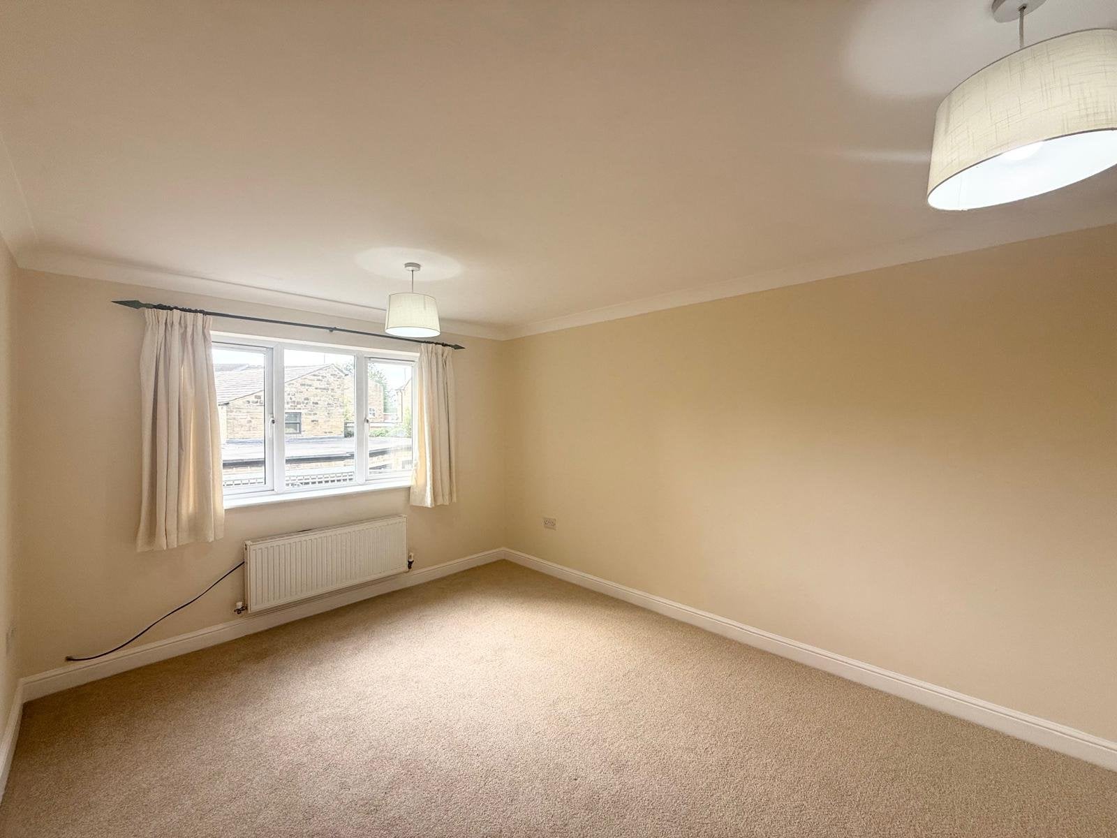 Flat Clifton Road in Leeds