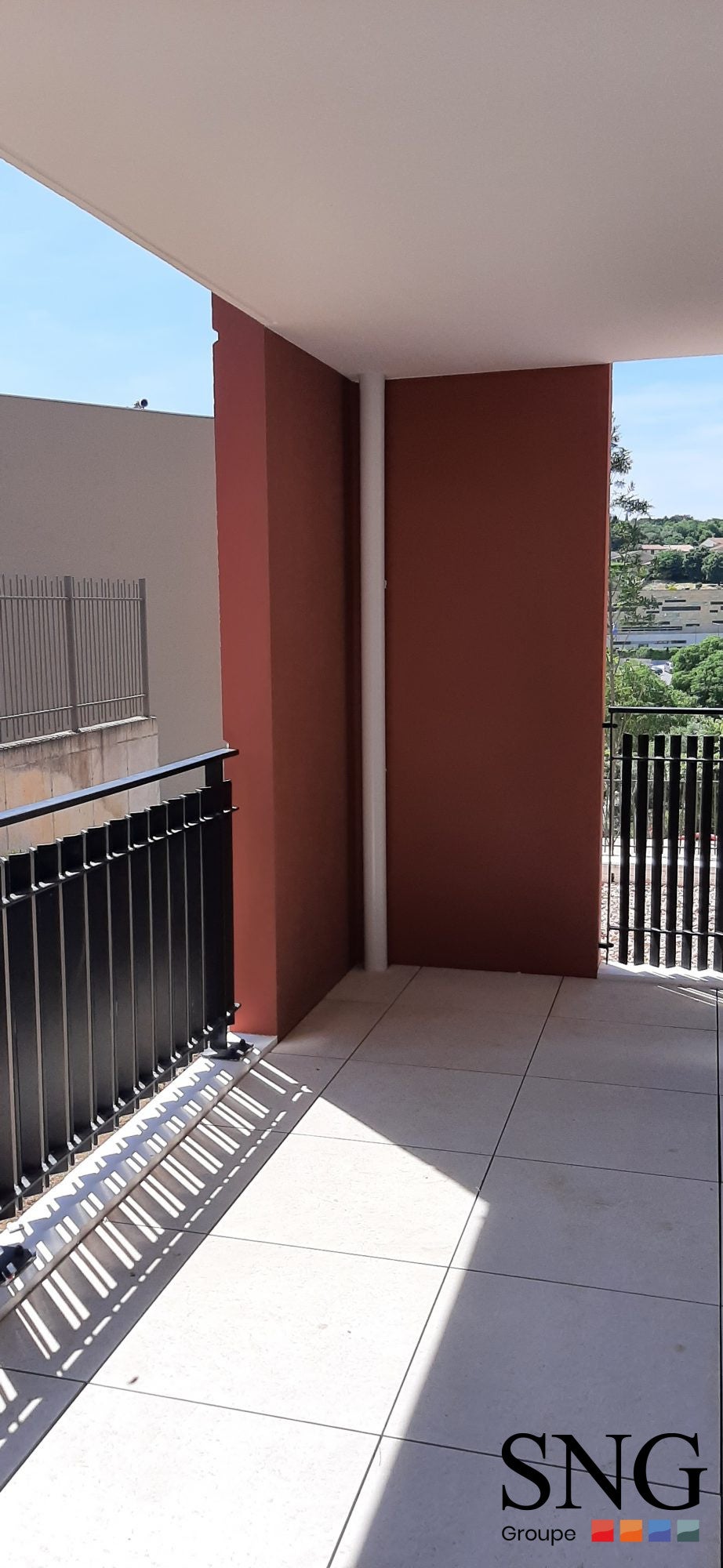 Flat Avenue Monseigneur Robert Dalverny in Nîmes
