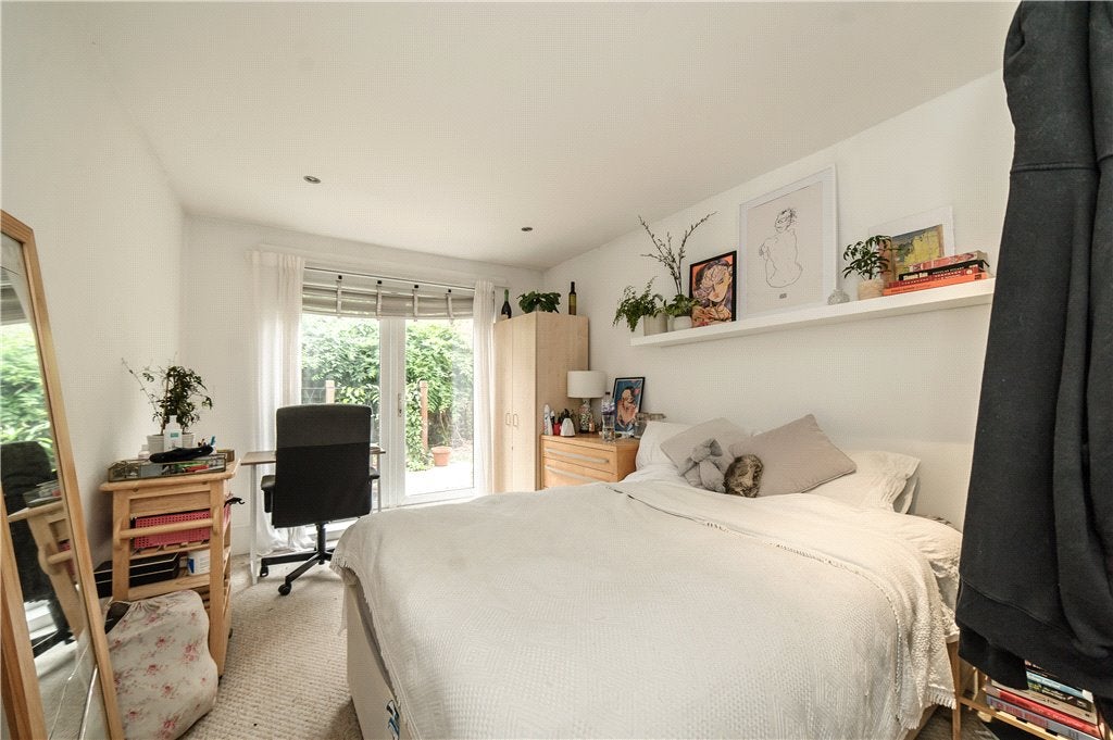 Flat Railton Road in Greater London