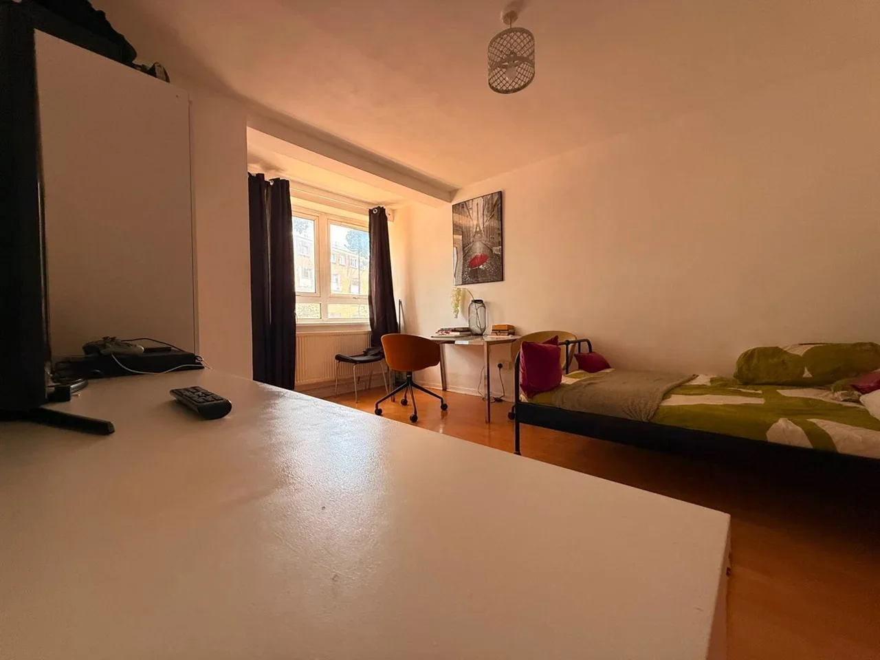 Room Darling Row in Greater London