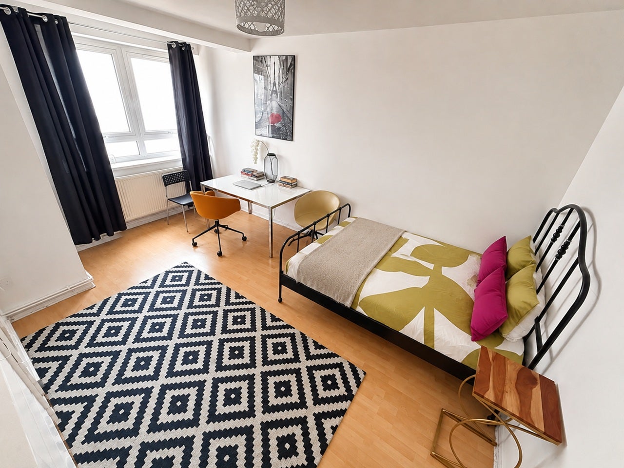 Room Darling Row in Greater London