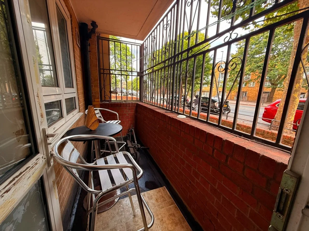 Room Darling Row in Greater London