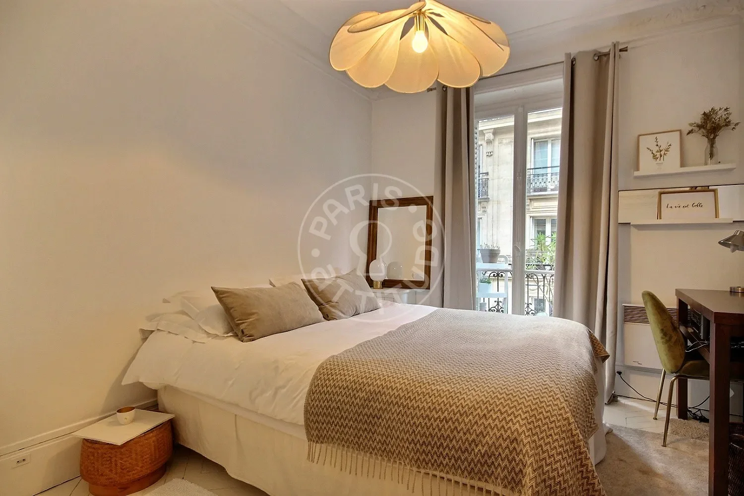 Flat Rue de Dunkerque in Paris