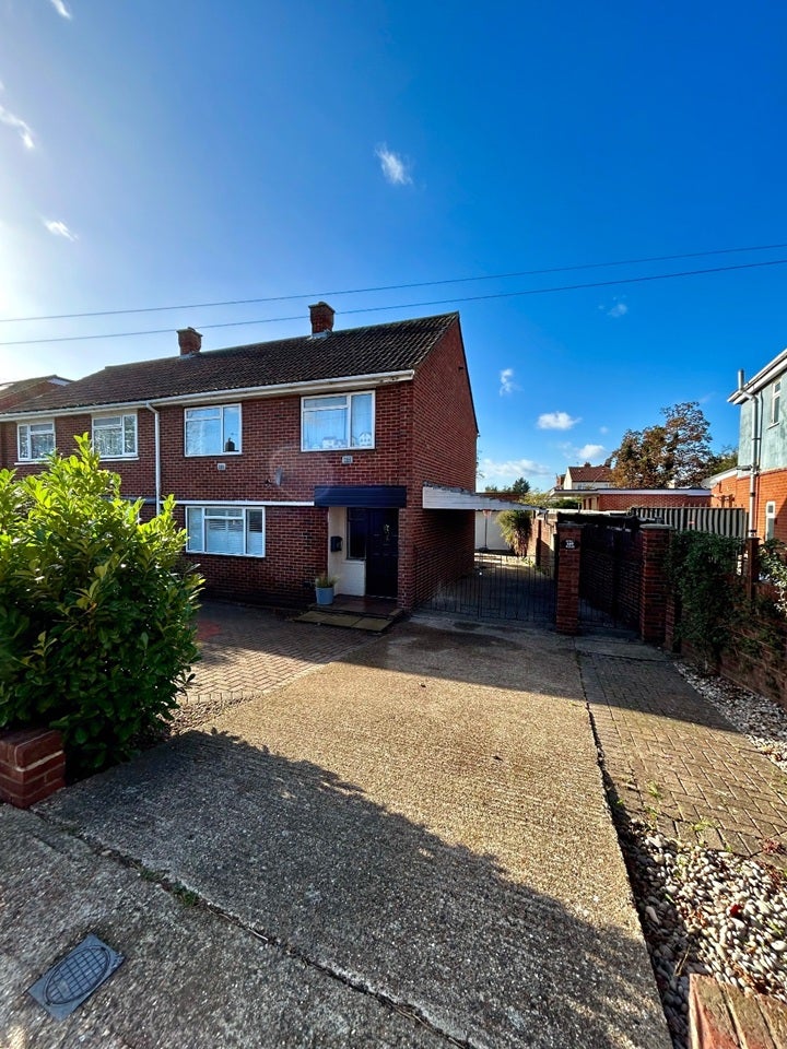 House Hall Road in Greater London